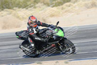 media/Dec-01-2025-Moto Forza (Mon) [[2daa91e15f]]/2-Intermediate Group/Session 4 Turn 9/